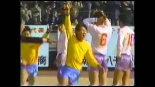 1984年度高校サッカー選手権決勝 ハーフタイムショー ふり向くな君は美しい [upl. by Annahsad786]