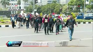 Buruh Demo Menuntut Kenaikan UMP DKI Jakarta [upl. by Damarra]