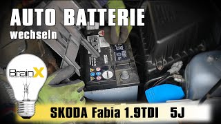 Auto Batterie wechseln Starterbatterie wechseln Skoda Fabia [upl. by Bor]