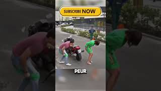 Elle descendait du vélo et le❤‍🩹 shorts viral [upl. by Ennahtebazile]