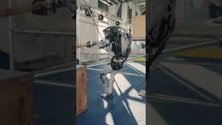 BOSTON DYNAMICS Y SUS ROBOTS INTELIGENTES robot inteligenciaartificial [upl. by Ardy583]