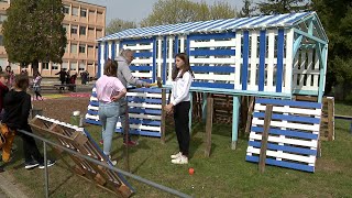 Culture  des collégiens prennent le pinceau à Rouillac en Charente [upl. by Itsirhc]