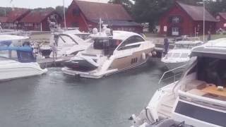 Fairline Targa 50 lämnar Utö Gästhamn [upl. by Yeuh121]