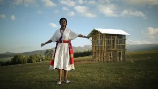 Hot New Ethiopian Traditional Music 2014 Emebet Negasi  Senda Bel [upl. by Rdnaskela]