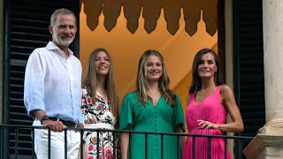 El rey Felipe IV la reina Letizia la princesa Leonor y la infanta Sofía en los Jardines de Alfabia [upl. by Anatlus]