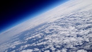 GoPro fällt aus Weltraum und filmt dabei  Wetterballon in Stratosphäre [upl. by Ddet]