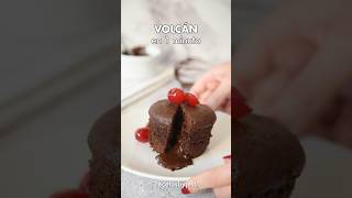 Volcán de Chocolate en 1 minuto 🍫 postresfaciles chocolate microondas recetasfaciles [upl. by Akila]