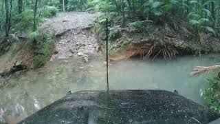 202405 Jungle creek crossing and steep step at Coffs Harbour in a Jeep Wrangler Rubicon JK 2 door [upl. by Ahsilahs]