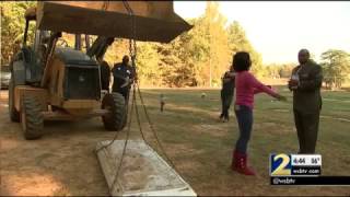 Cemetery director opens vault of man whom family says is not buried in right spot  WSBTV [upl. by Eiramyma209]