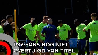 PSVfans nog niet overtuigd van titel [upl. by Eleahcim938]