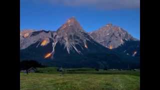 Kastelruther Spatzen  Feuer der Berge [upl. by Erolyat]