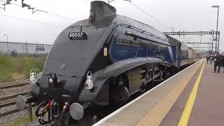 60007 Sir Nigel Gresley was get some water at Rugby [upl. by Aneehc]