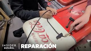 Cómo se restaura una máquina expendedora de Coca Cola de 8000  Reparación  Insider [upl. by Rasec]