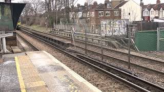 Southern Train to London Bridge at Birkbeck station [upl. by Chari]