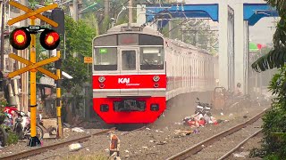 LOH KOK GINI  Palang Kereta Api Di Jalur Brownline Jadi Agak Lain 🤭🤗🤣 [upl. by Poppo]