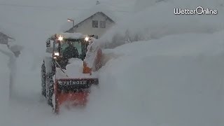 Schneechaos in Österreich  Vielfach kein Durchkommen mehr [upl. by Kiefer]