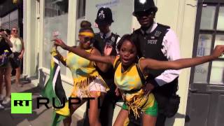 UK Spectators grind up on police at Notting Hill Carnival [upl. by Tewfik]