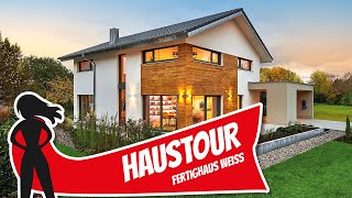 Haustour Neues Musterhaus mit Carport von Fertighaus Weiss bei München  Hausbau Helden [upl. by Haakon542]