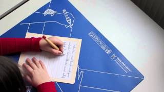 Schreibhaltung für linkshändige Kinder  writing posture for lefthanded children [upl. by Ku]