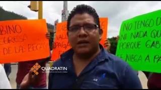 Protestan estudiantes de la UPN piden pago de becas [upl. by Eikcin]