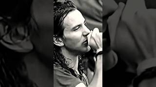 Eddie Vedder covers Fugazi’s ’Suggestion’ Pinkpop 1992 pearljam eddievedder shorts [upl. by Ilario]