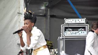 Noisettes Never Forget You Guilfest 2011 HD [upl. by Limoli]