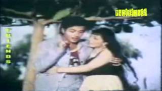 Haan Pelhi Baar  Aur Kaun 1979  Kishore Kumar [upl. by Ajax796]