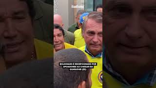 BOLSONARO É RECEBIDO POR APOIADORES AO CHEGAR EM GUARAPARI ES [upl. by Gerrilee]