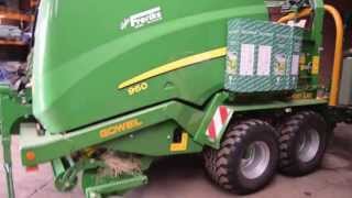 Balenpers John Deere 960 met Göweil G5040 Kombi [upl. by Hegyera]