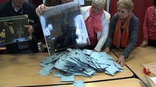 Dépouillement dans un bureau de vote de Forbach [upl. by Dickenson]