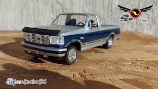 Camioneta Ford Lightning f150 SVT Pick Up 1994 Marca AMT Escala 125 [upl. by Malonis]