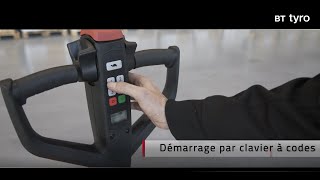 Accès sécurisé pour le transpalette électrique BT Tyro  Toyota Material Handling [upl. by Suhploda]