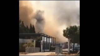 Nîmes  Important incendie aux abords de lautoroute A9 [upl. by Calbert]