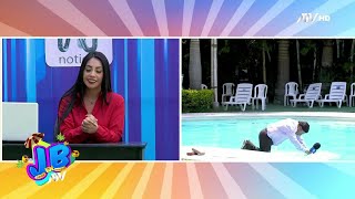 El piscinazo del reportero de canal Ñ al fiel estilo de JB en ATV [upl. by Jackelyn827]