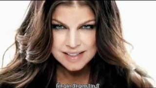 Comercial  Outspoken by Fergie  Avon  Español [upl. by Lyrac]