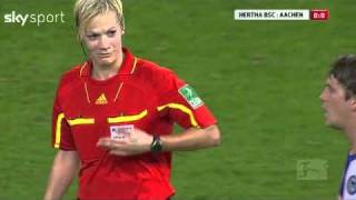 Football player touched female referees breast [upl. by Auburn494]