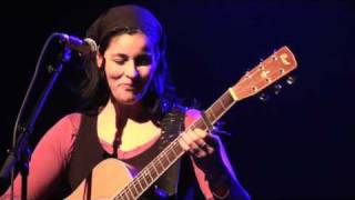 Souad Massi  Raoui  Live à Bruxelles 1010 [upl. by Refitsirhc526]