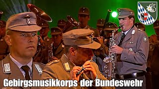 Gebirgsmusikkorps der Bundeswehr Mir sein die KaiserjägerBayrischer DefiliermarschHeidecksburg [upl. by Akinnor343]