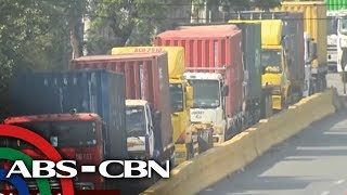 TV Patrol Mga nakahambalang na trak van sa isang kalye sa Maynila hahatakin [upl. by Nanni774]