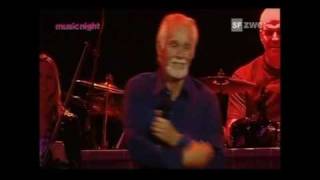 Kenny Rogers  Lucille LIVE [upl. by Sokcin352]