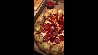 STUFFED GARLIC KNOTS PIZZA🍕 grubspot pizza cheese food foodie HolidayBeat OhYEAHChristmas [upl. by Fox734]