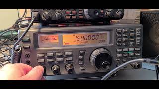 Multicoupler testing WWV 15 MHz 4 receivers Yaesu FT450 Icom IC R8500 SDRplay RSPdx Tecsun PL990x [upl. by Frayne903]