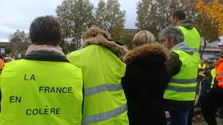 Blocage du 17 novembre  200 personnes à Langon pour le préparer [upl. by Dodi402]