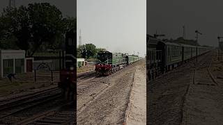 GreenLine Express Train 5UP greenlineexpress pakistanrailways railfans [upl. by Cockburn748]