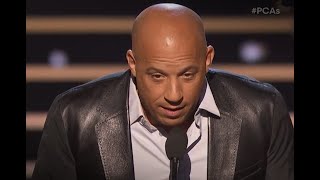 Vin Diesel le canta a Paul Walker en los Peoples Choice [upl. by Kaufmann]