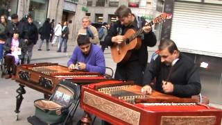 Címbalo Húngaro en la Puerta del Sol Madrid  Hungarian Cimbalon [upl. by Rebmaed]