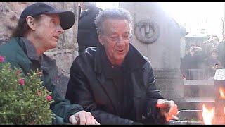 Robby Krieger amp Ray Manzarek visit Jim Morrisons grave in Pere LaChaise [upl. by Dnaltiac]