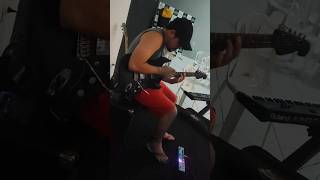 Guitarrista Banda Próxima Estação testando Pedal Multiefeitos TankG Mvave [upl. by Quartana]