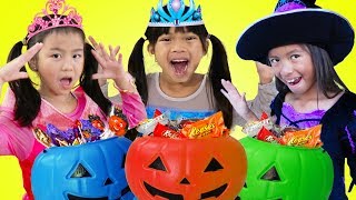 Emma Jannie amp Wendy Pretend Play Halloween Trick Or Treat Costume Dress Up for Candy Haul [upl. by Terese729]