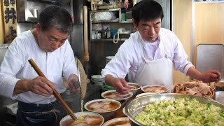 Japan Street Food Ramen  Japanese Ramen Restaurant at Tsukiji Market [upl. by Belter]